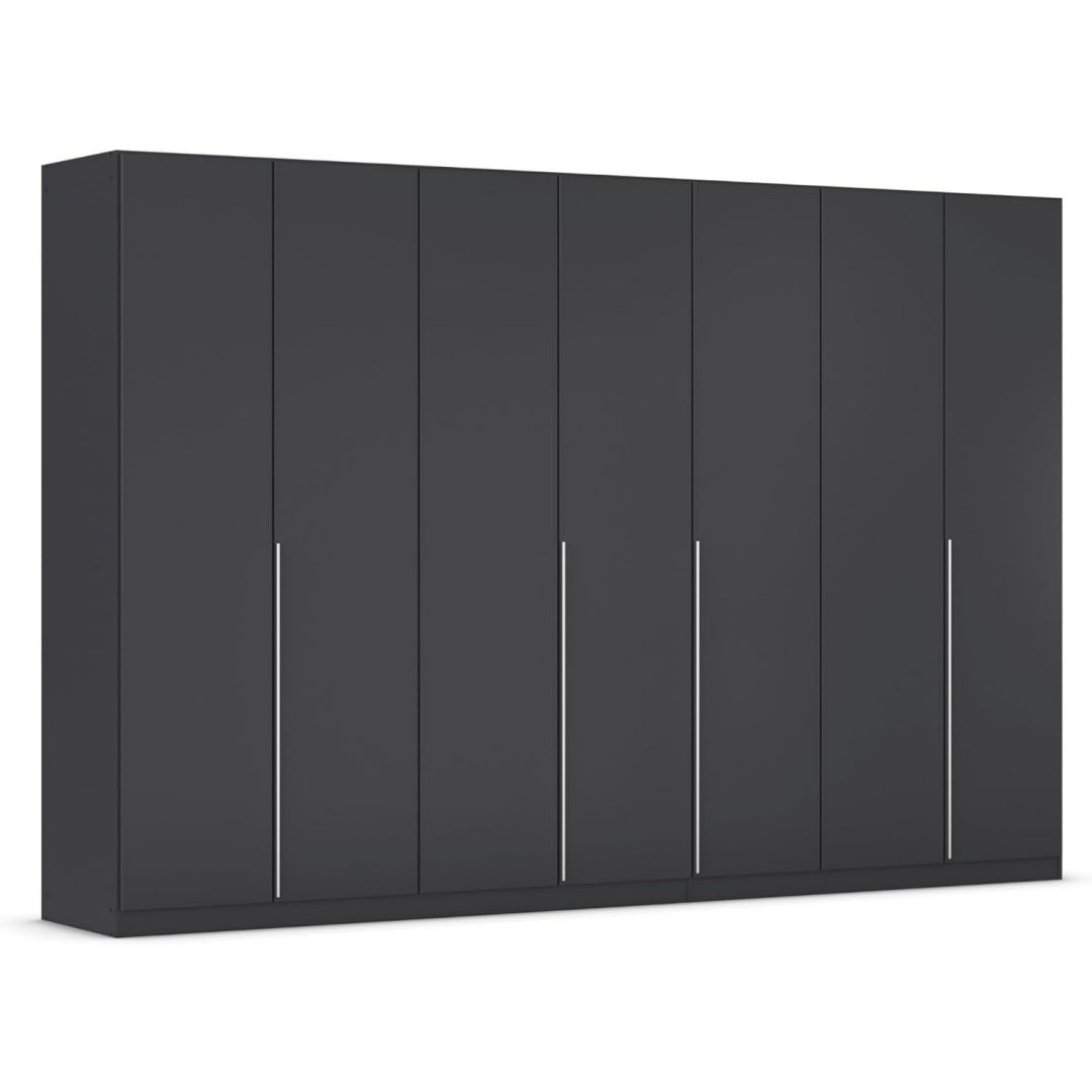 Hoehenverstellung an dem Kleiderschrank