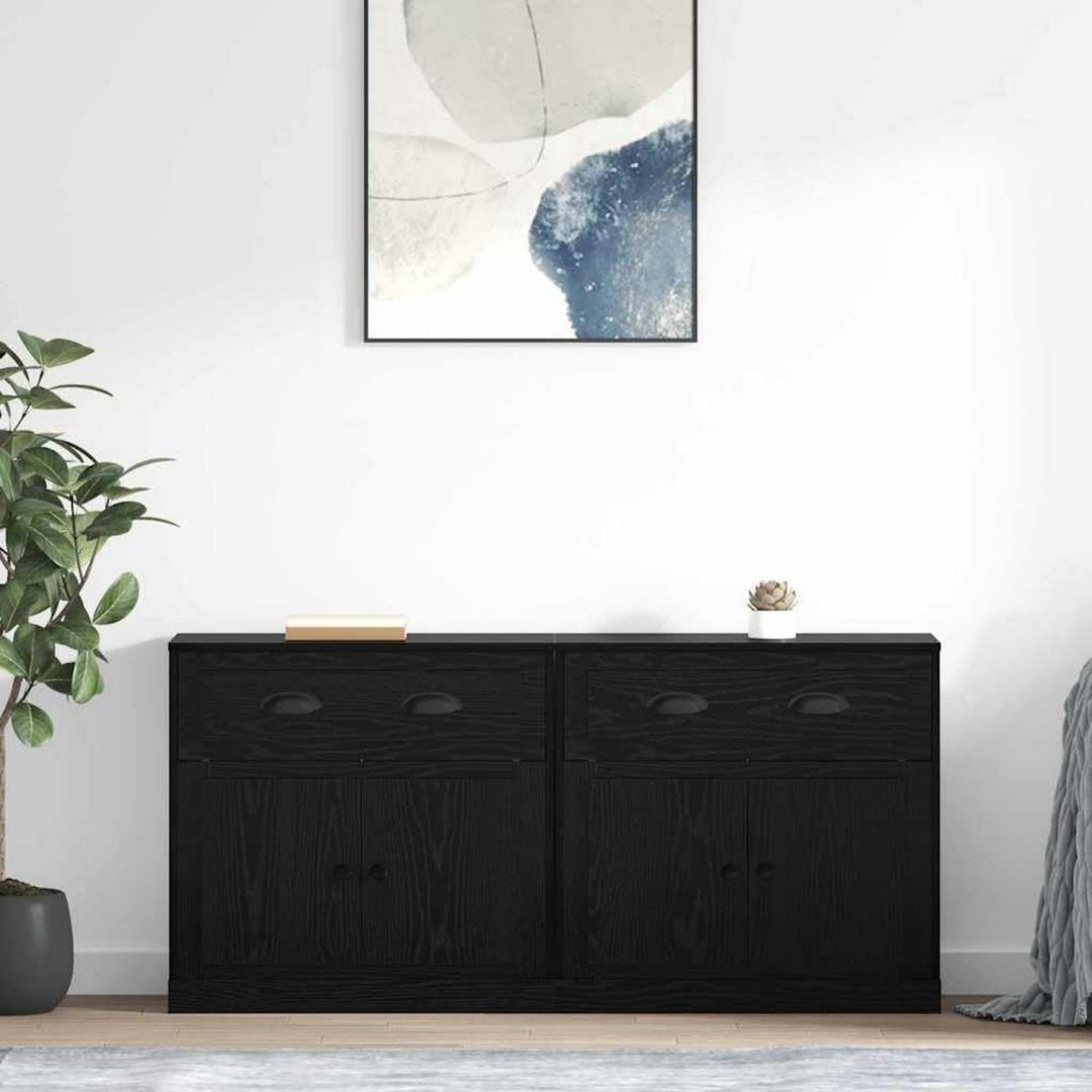 Schubladen und 4 Tueren an dem Sideboard