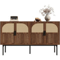 Sideboard aus Metall zeigt Flechtoptik